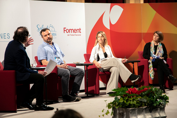 Ramón Ramió, Cristina Gomis y Victoria Reyes durante la mesa redonda sobre salud mental y empresa