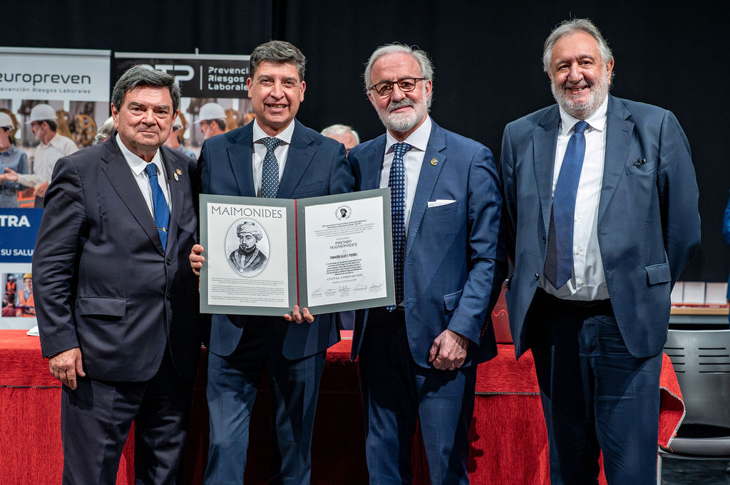 Rafael Ruiz Calatrava, presidente del CGRICT; Joan Piñol, director general de la Fundación Salud y Persona; Anselmo Soto, representante de UDIMA; Ramón Mª Calduch, representante de IDUE y presidente de la Cátedra IDUE-UDIMA Agenda 2030.